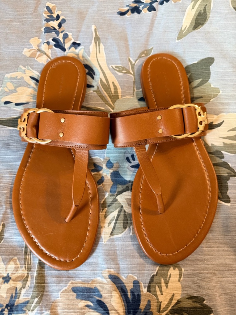 Tory Burch Women’s Tan Leather Thong Sandals with Gold Buckle